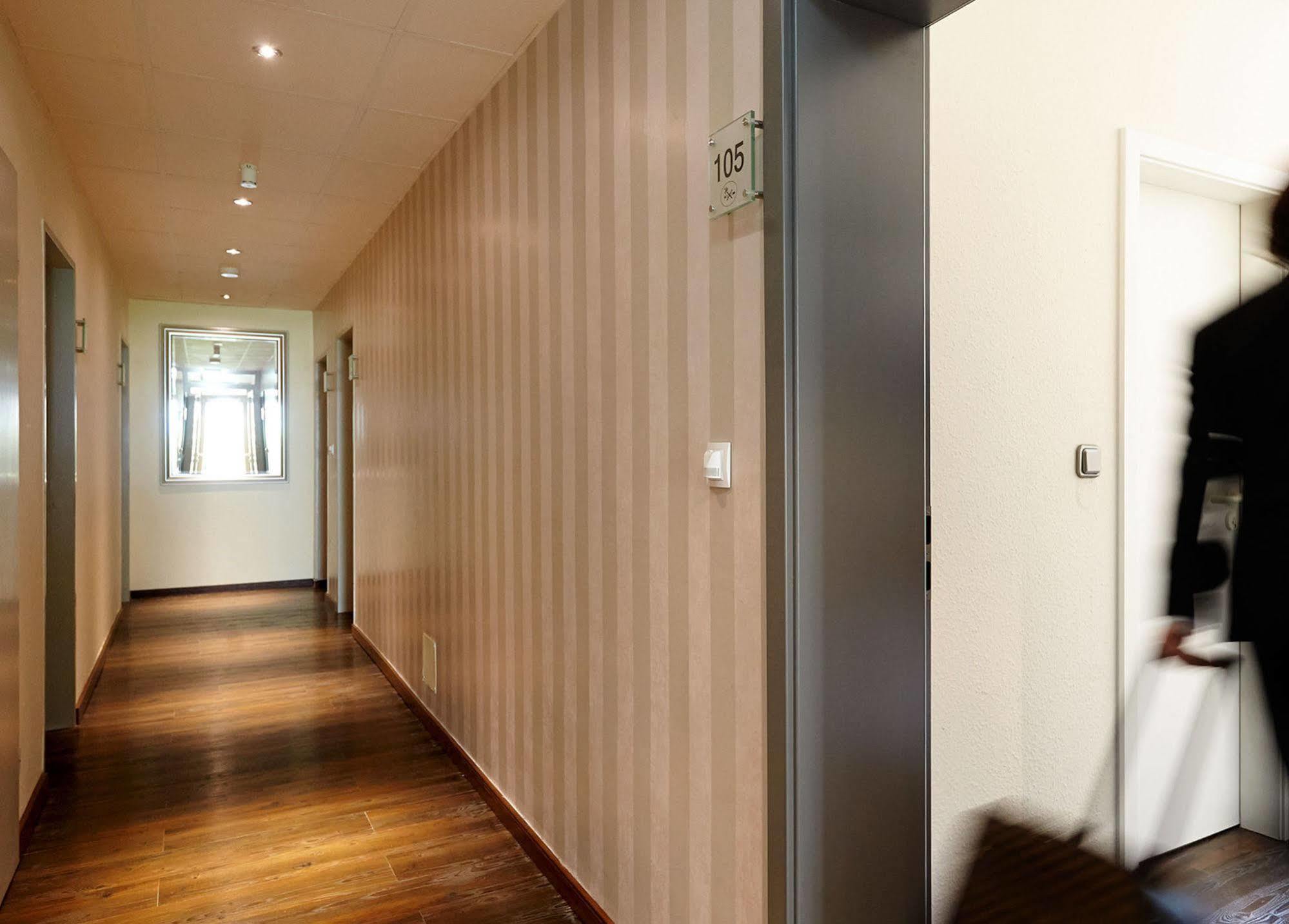 Hotel Bonjour Bad Soden am Taunus Exterior photo